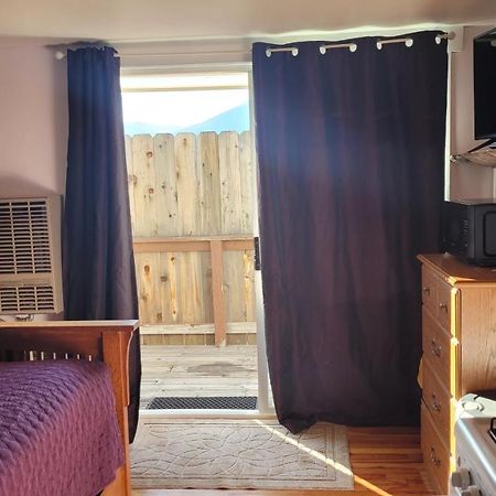 Angel Cottage With A Sauna Or The Cozy With A Jacuzzi Tub, Both Are Studios With A View Of Mount Shasta Extérieur photo