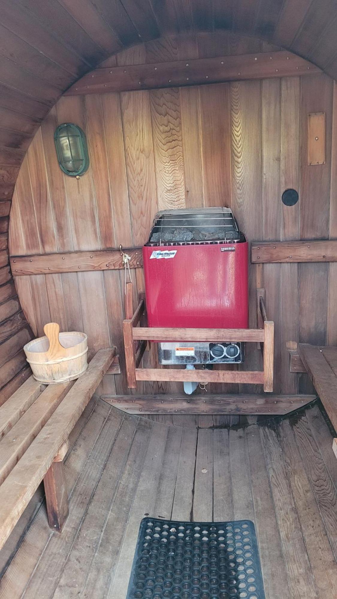 Angel Cottage With A Sauna Or The Cozy With A Jacuzzi Tub, Both Are Studios With A View Of Mount Shasta Chambre photo